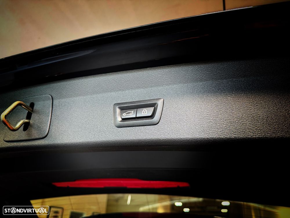 BMW X1 18 d sDrive Auto Pack M - 31
