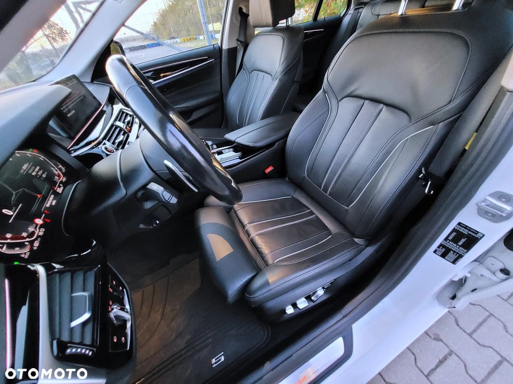 BMW Seria 5 520d Sport Line - 25