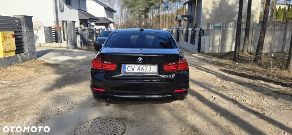 BMW Seria 3 318d DPF Edition Sport - 24
