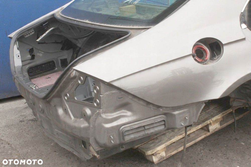 ĆWIARTKA BŁOTNIK TYŁ PRAWY MERCEDES CLS W219 06r 963 - 3