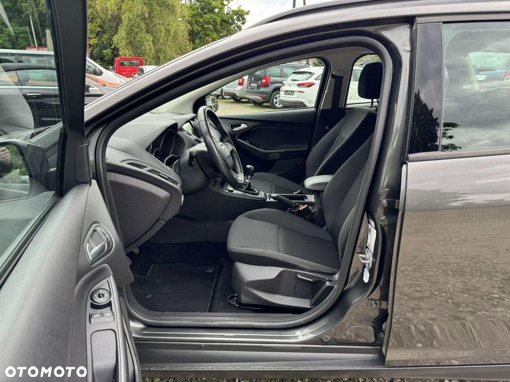 Ford Focus - 21