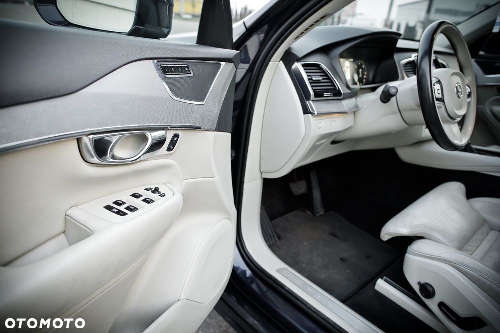 Volvo XC 90 D5 AWD Inscription 7os - 28