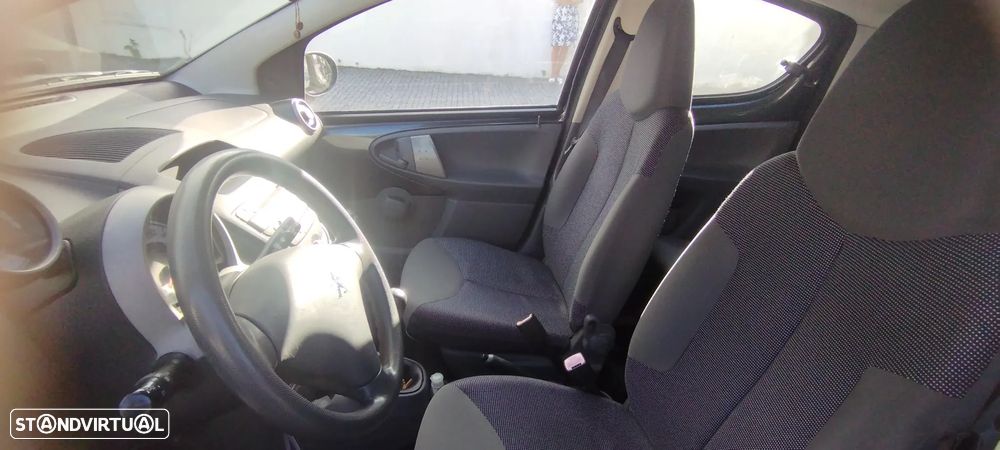 Peugeot 107 1.0 Urban - 5