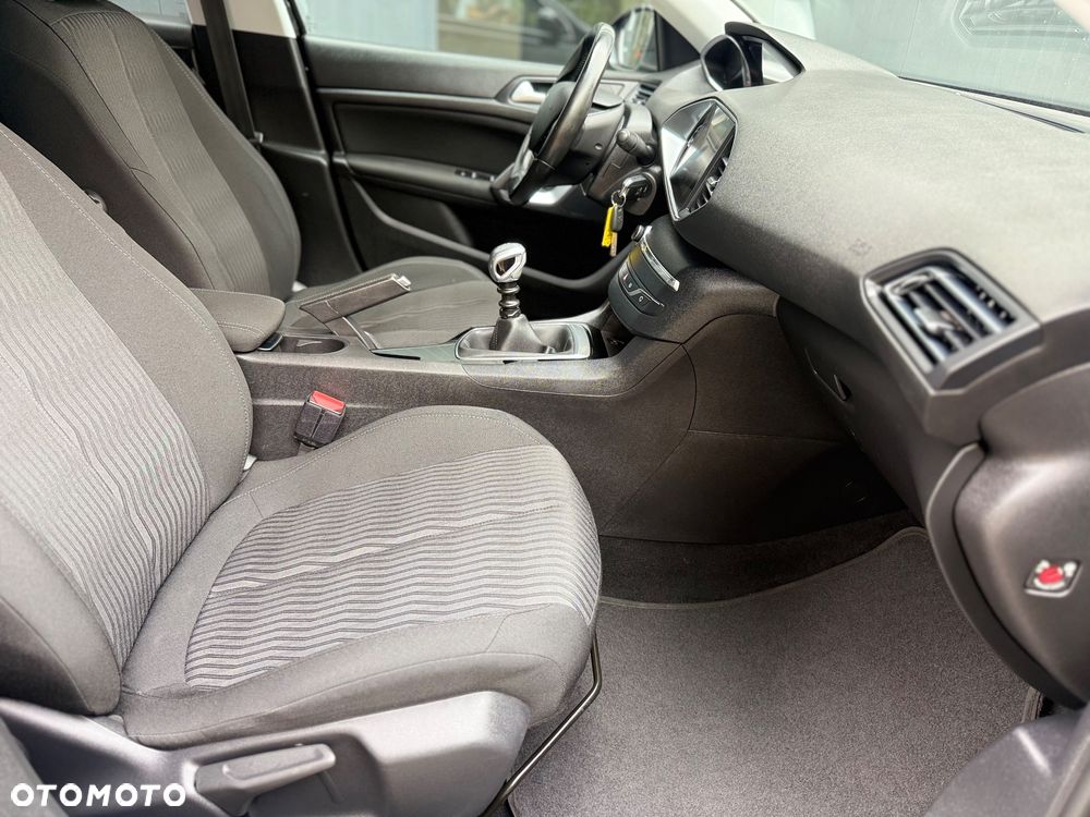 Peugeot 308 BlueHDi 120 Stop & Start Allure - 23