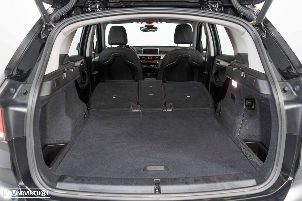 BMW X1 25 e xDrive Corporate Edition - 14
