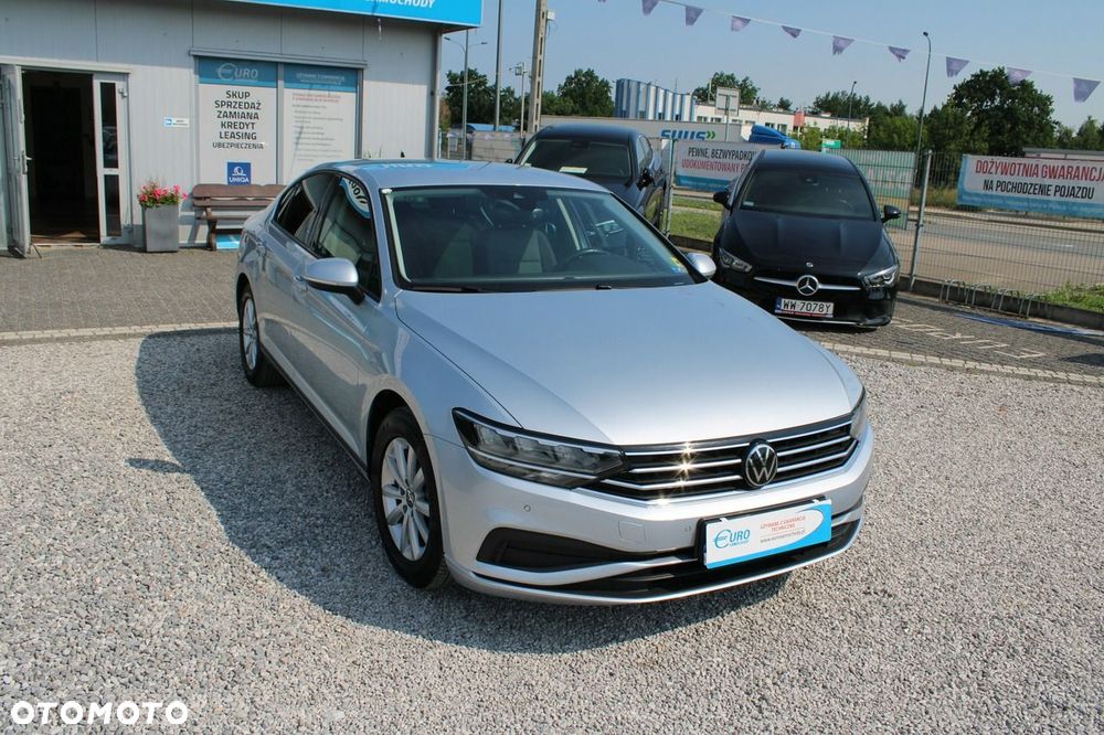 Volkswagen Passat - 4