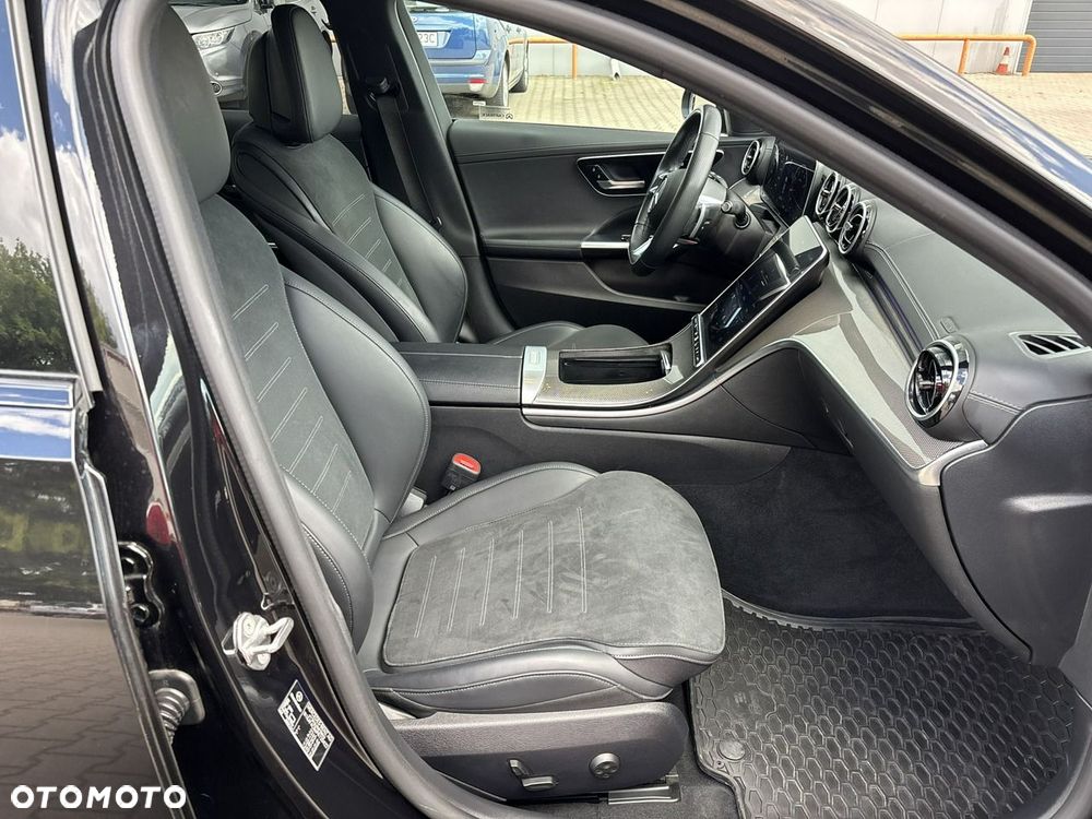 Mercedes-Benz Klasa C 200 4Matic 9G-TRONIC AMG Line - 18