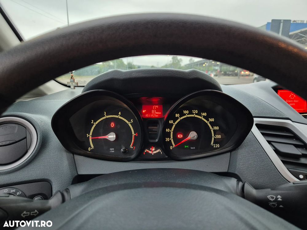Ford Fiesta 1.25i Titanium - 10