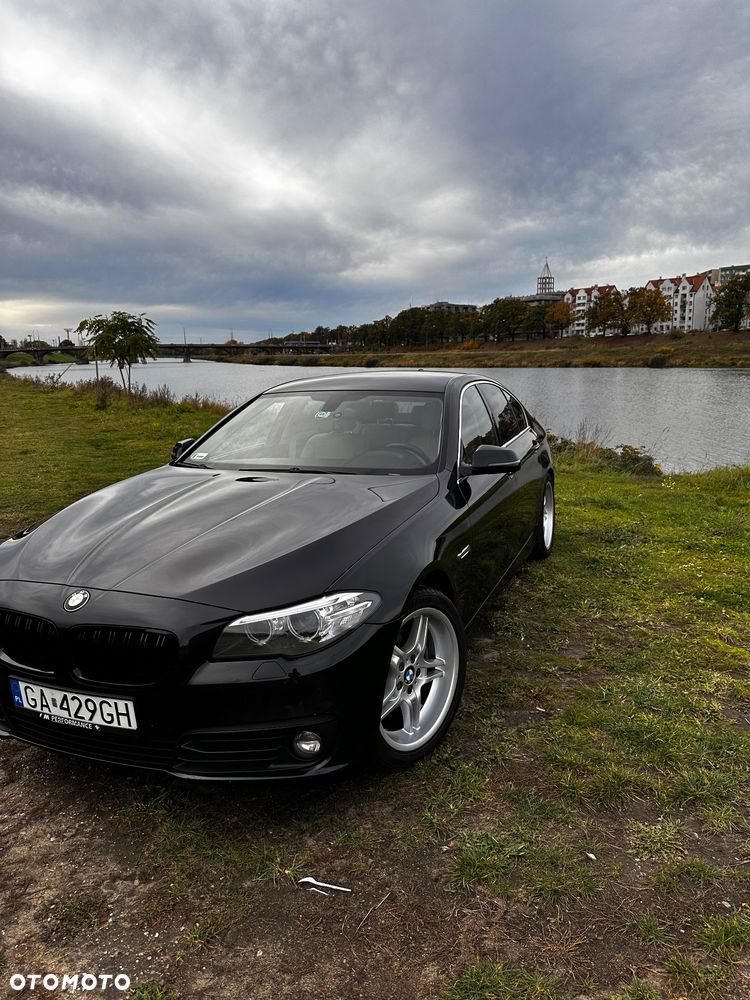 BMW 5 Series 2015 photo 2