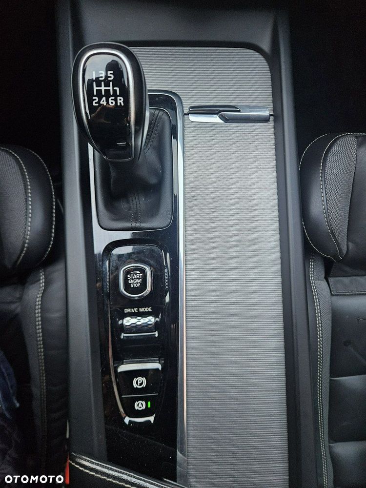 Volvo XC 60 D4 AWD R-Design - 20