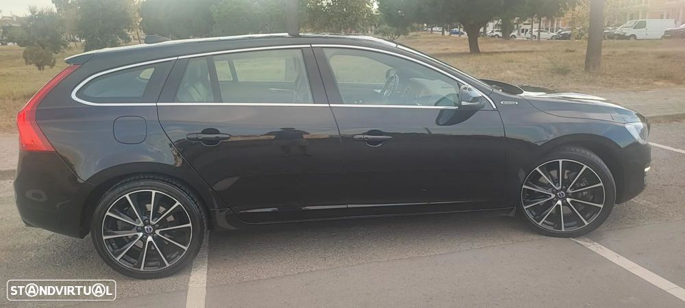 Volvo V60 2.4 D6 R-Design AWD Phev - 7