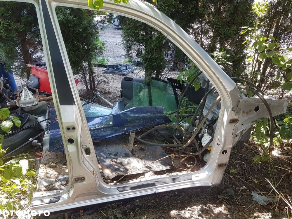 TOYOTA RAV4 00- SŁUPEK PRAWY PRÓG - 2