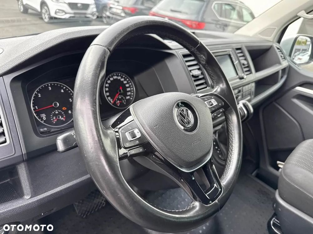 Volkswagen Caravelle - 9