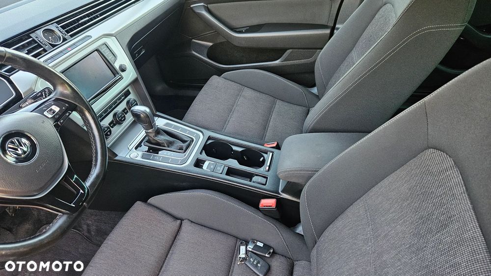 Volkswagen Passat 2.0 TDI BMT Comfortline DSG - 17