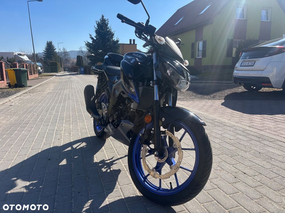 Suzuki GSX - 3