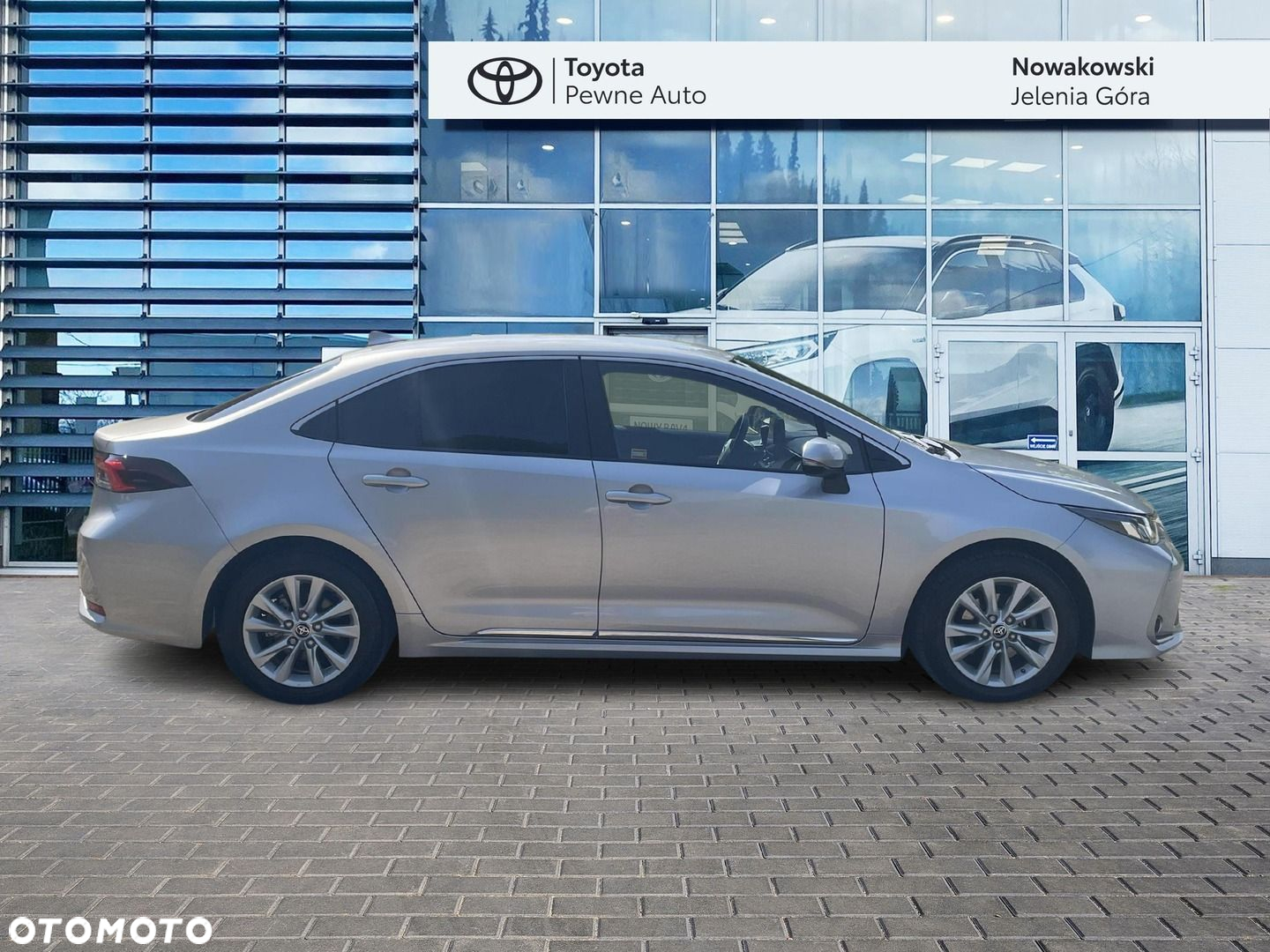 Toyota Corolla - 4