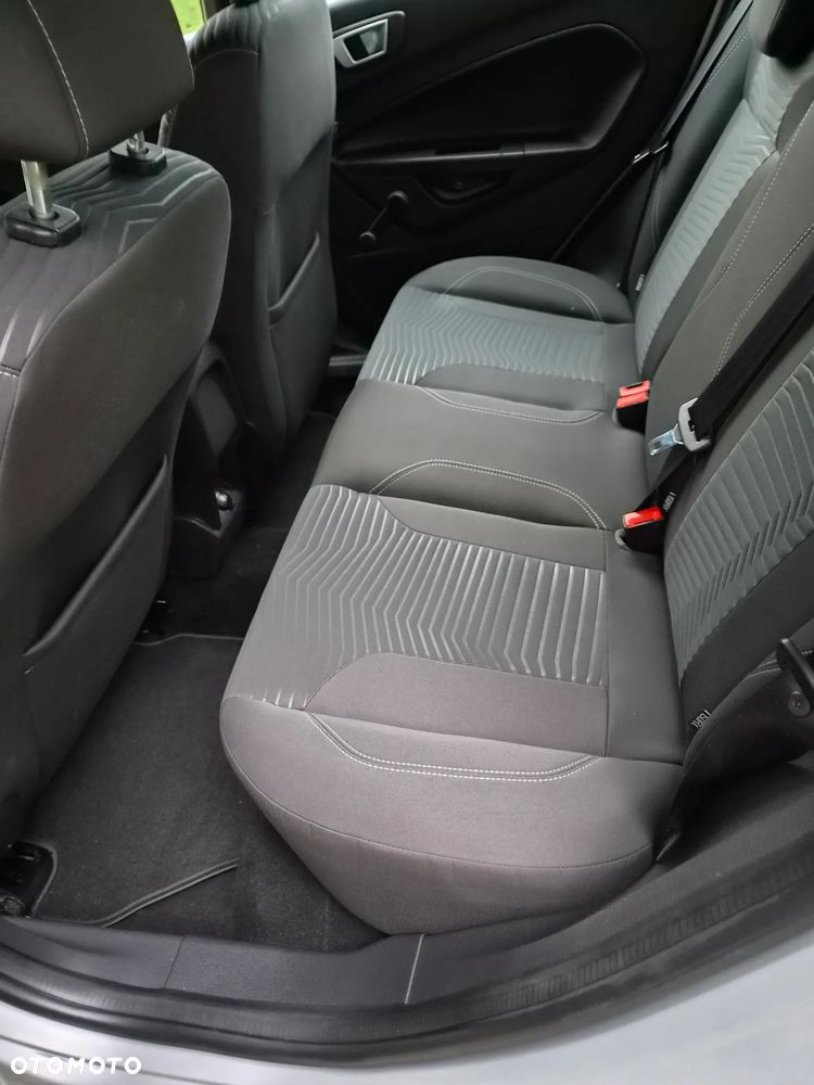 Ford Fiesta 1.5 TDCi Ambiente - 8