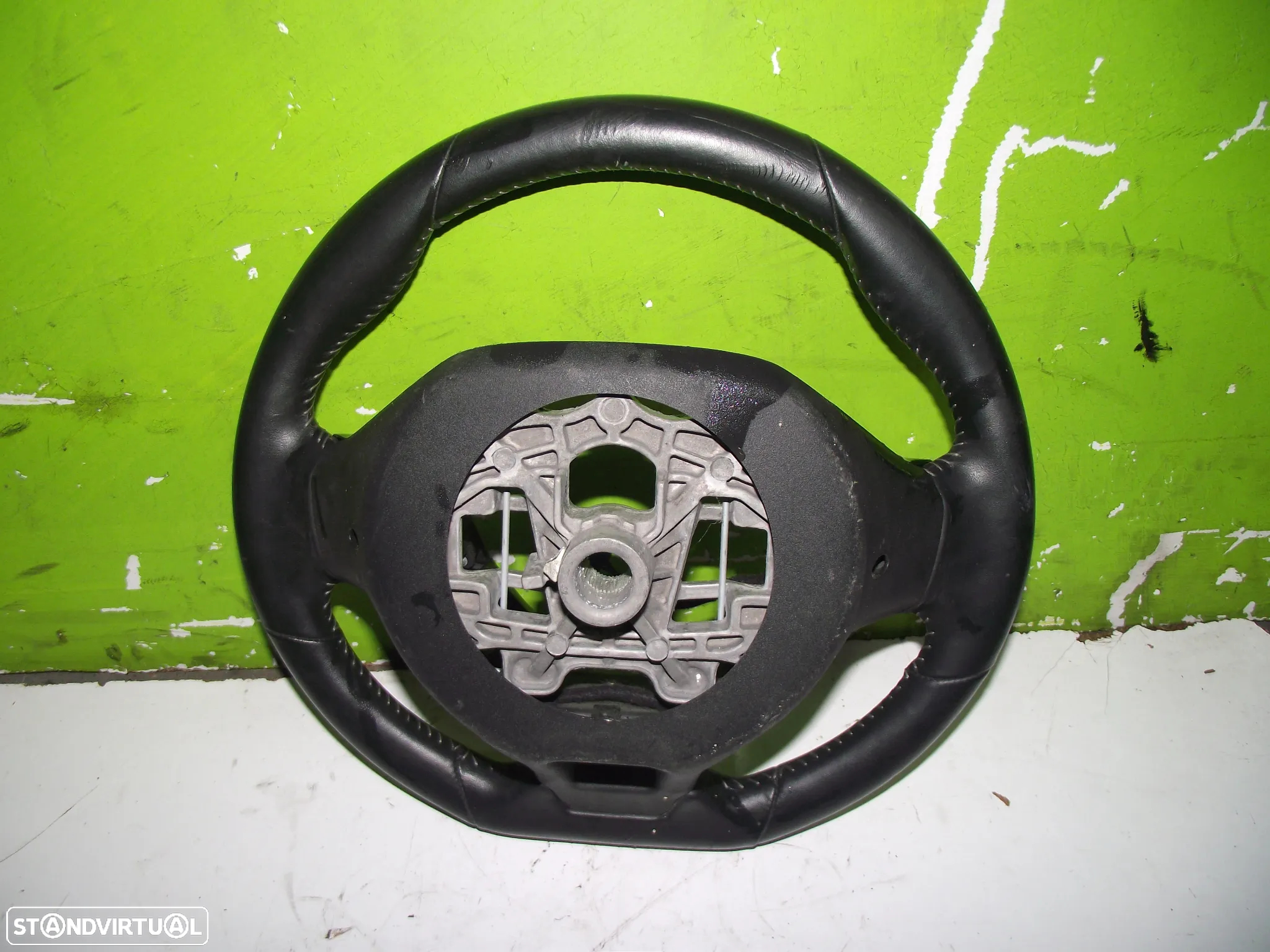 Volante Peugeot 308 - 98084115XU - 2013 / 2017 - 4