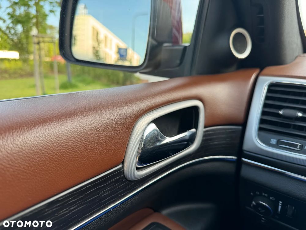 Jeep Grand Cherokee 5.7 V8 HEMI Summit - 24