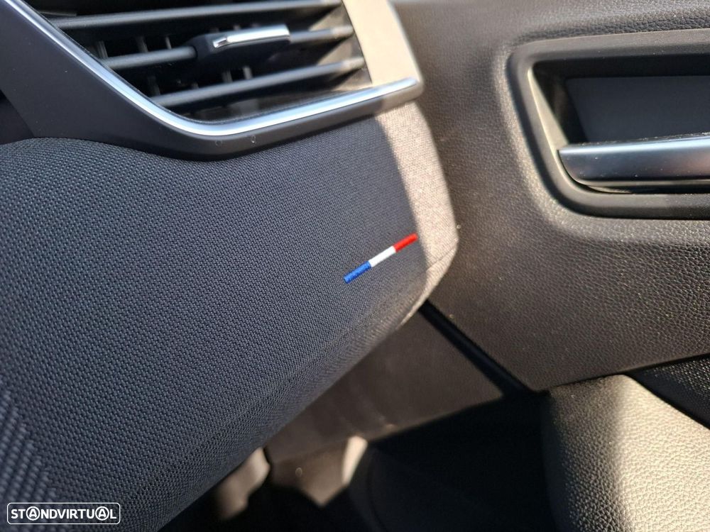 Renault Clio - 23
