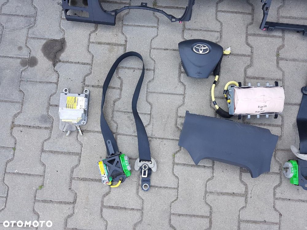 TOYOTA AURIS I 06-09r DESKA KONSOLA PASY PODUSZKI AIRBAG KPL - 4