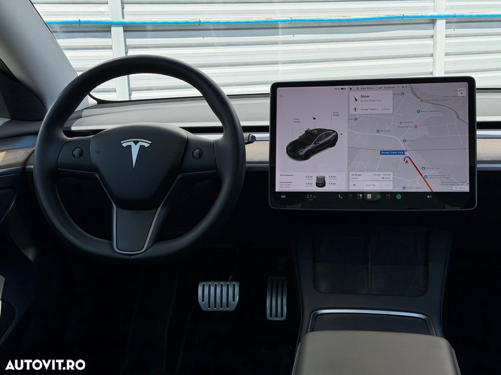 Tesla Model 3 Performance - 5