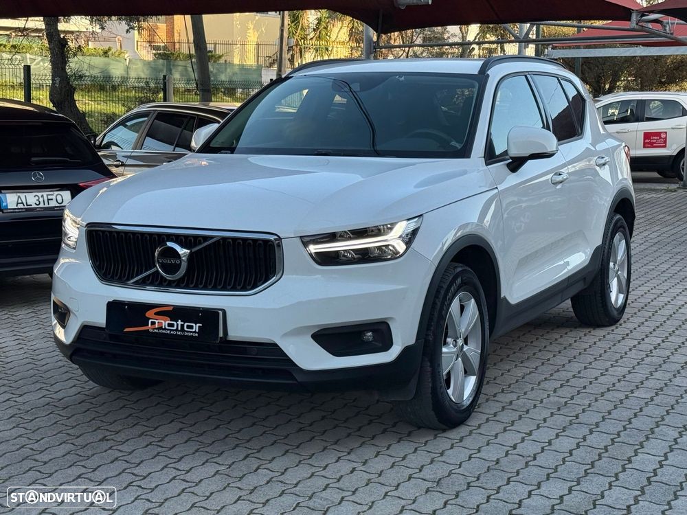 Volvo XC 40 1.5 T3 Momentum Tech Edition - 1