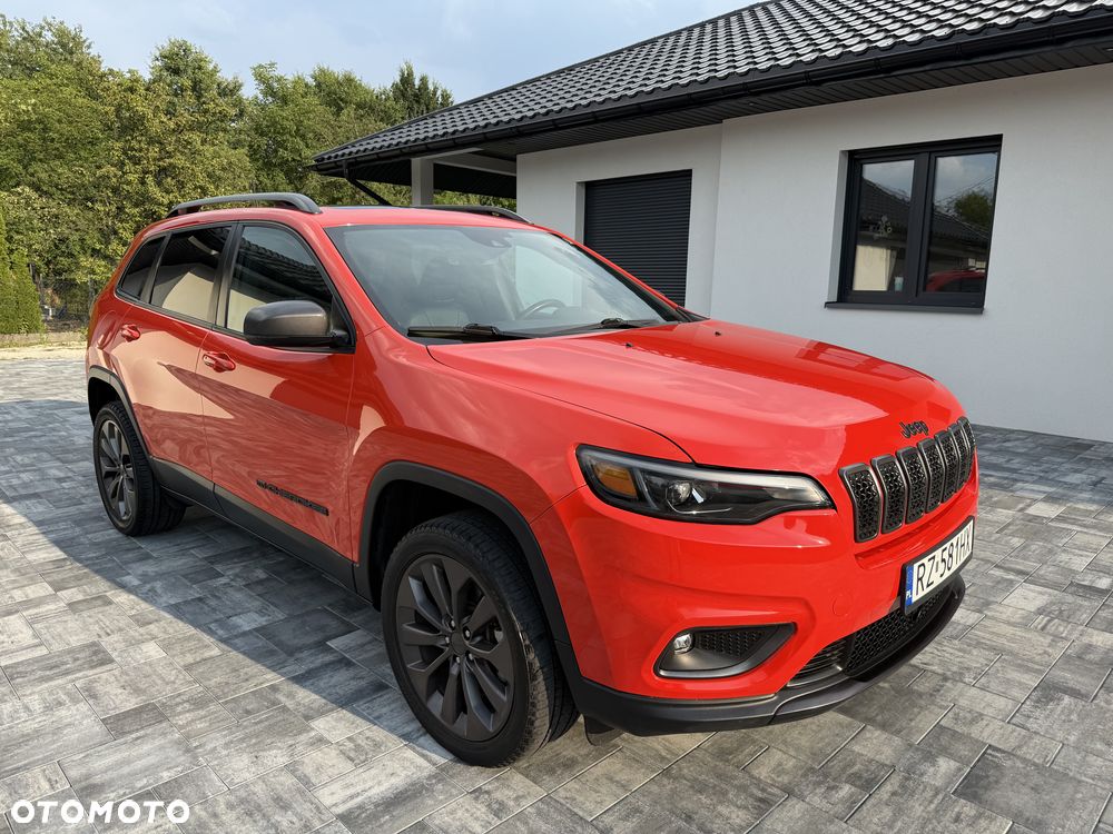 Jeep Cherokee - 1