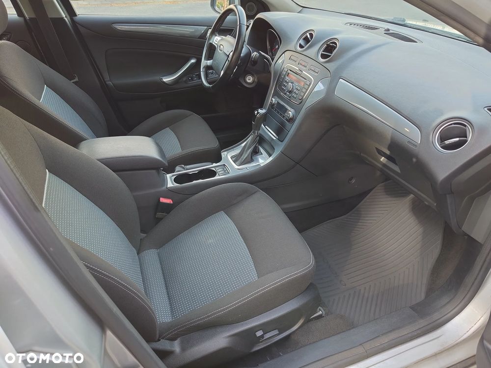 Ford Mondeo 2.0 TDCi Trend - 14