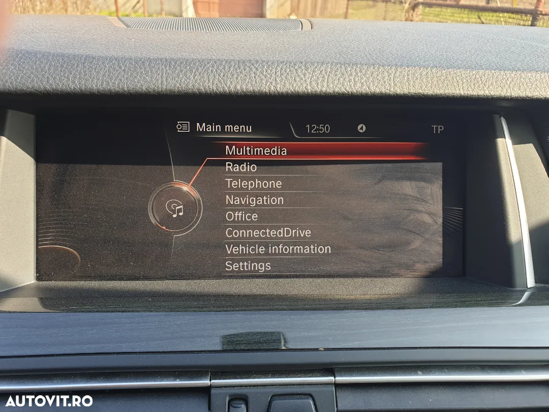 BMW Seria 5 525d xDrive AT - 22