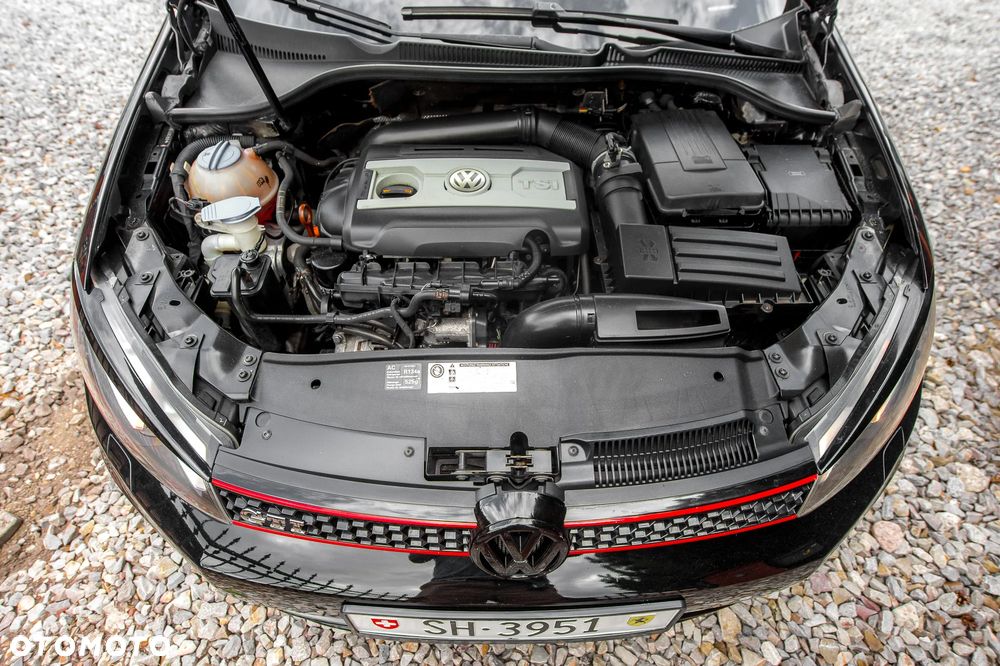 Volkswagen Golf 2.0 GTI adidas - 32