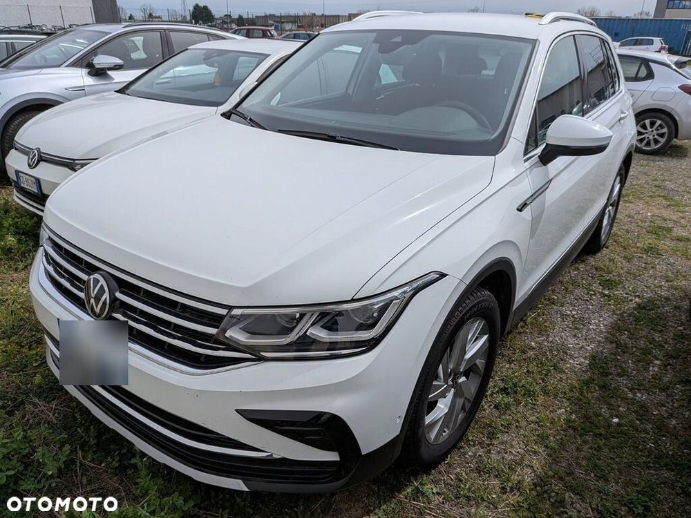 Volkswagen Tiguan - 1