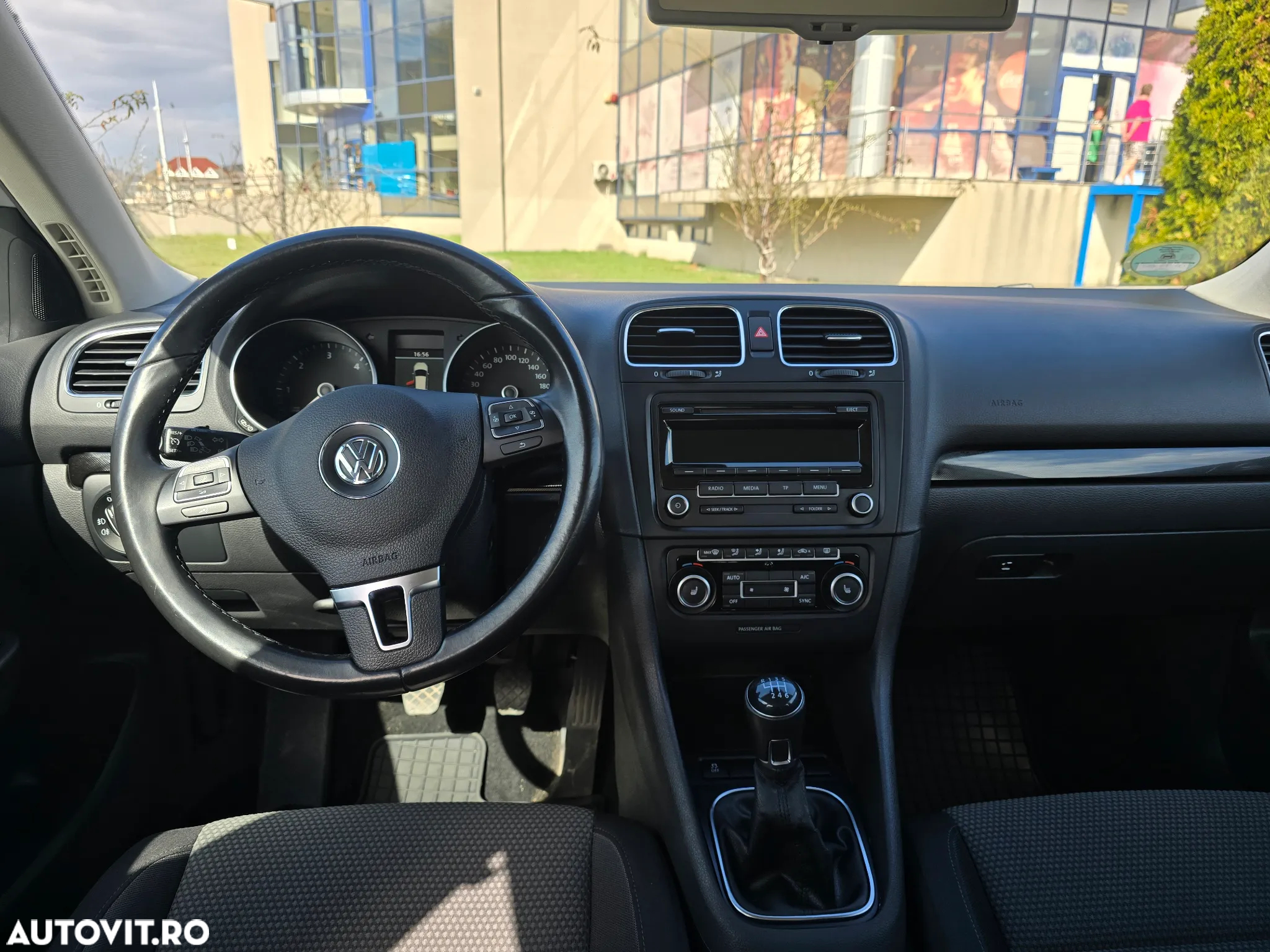 Volkswagen Golf - 8