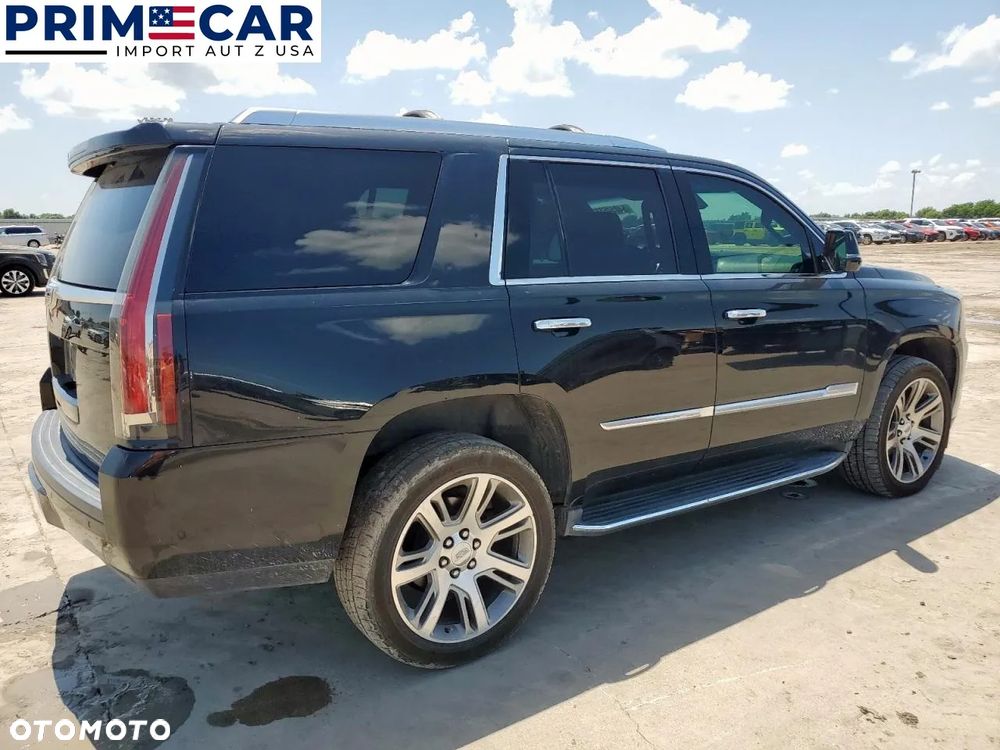 Cadillac Escalade - 3