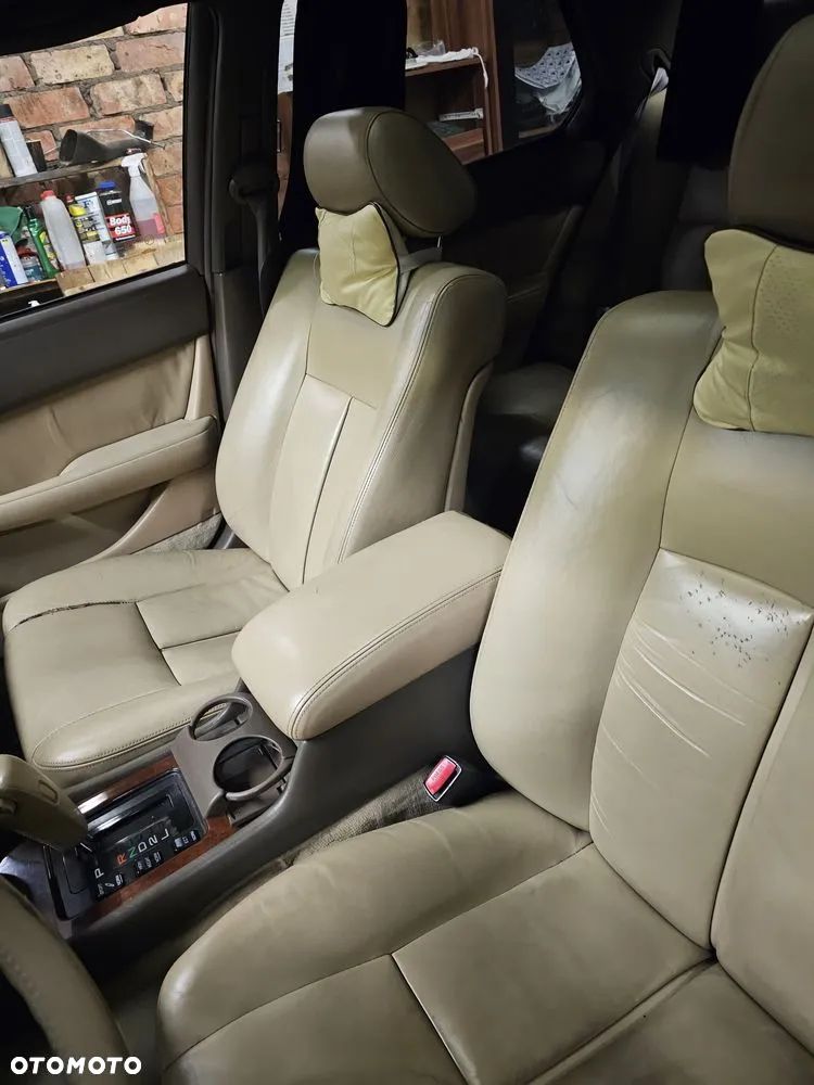 Lexus LS - 8