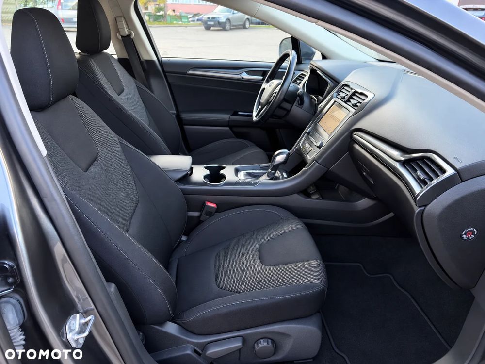 Ford Mondeo 2.0 Hybrid Titanium - 16