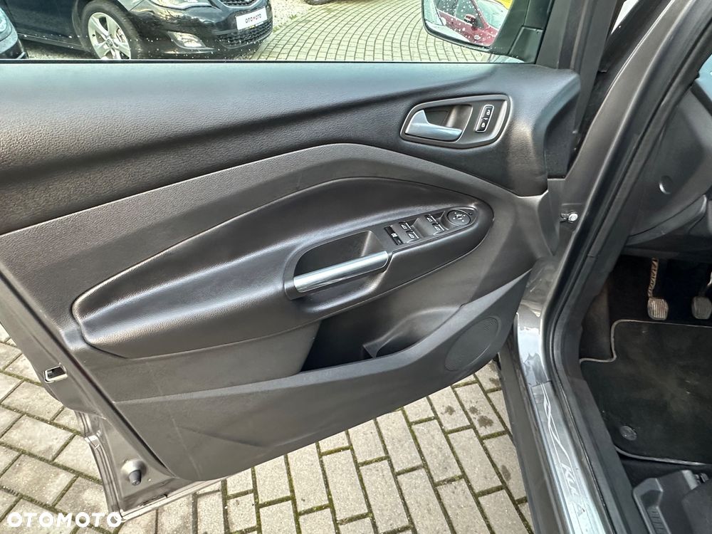 Ford Kuga 2.0 TDCi 2x4 Titanium - 13