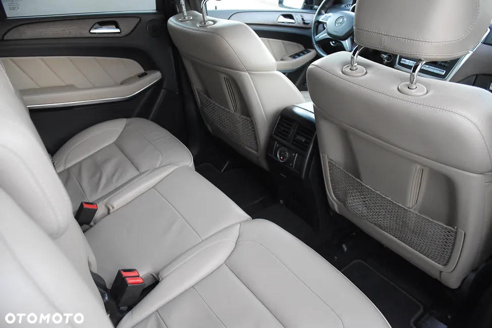 Mercedes-Benz GL 350 BlueTec 4-Matic - 32