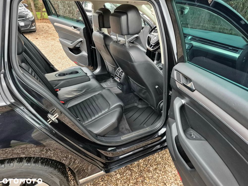Volkswagen Passat 2.0 TDI SCR (BlueMotion Tech) 4Motion D Highline - 22