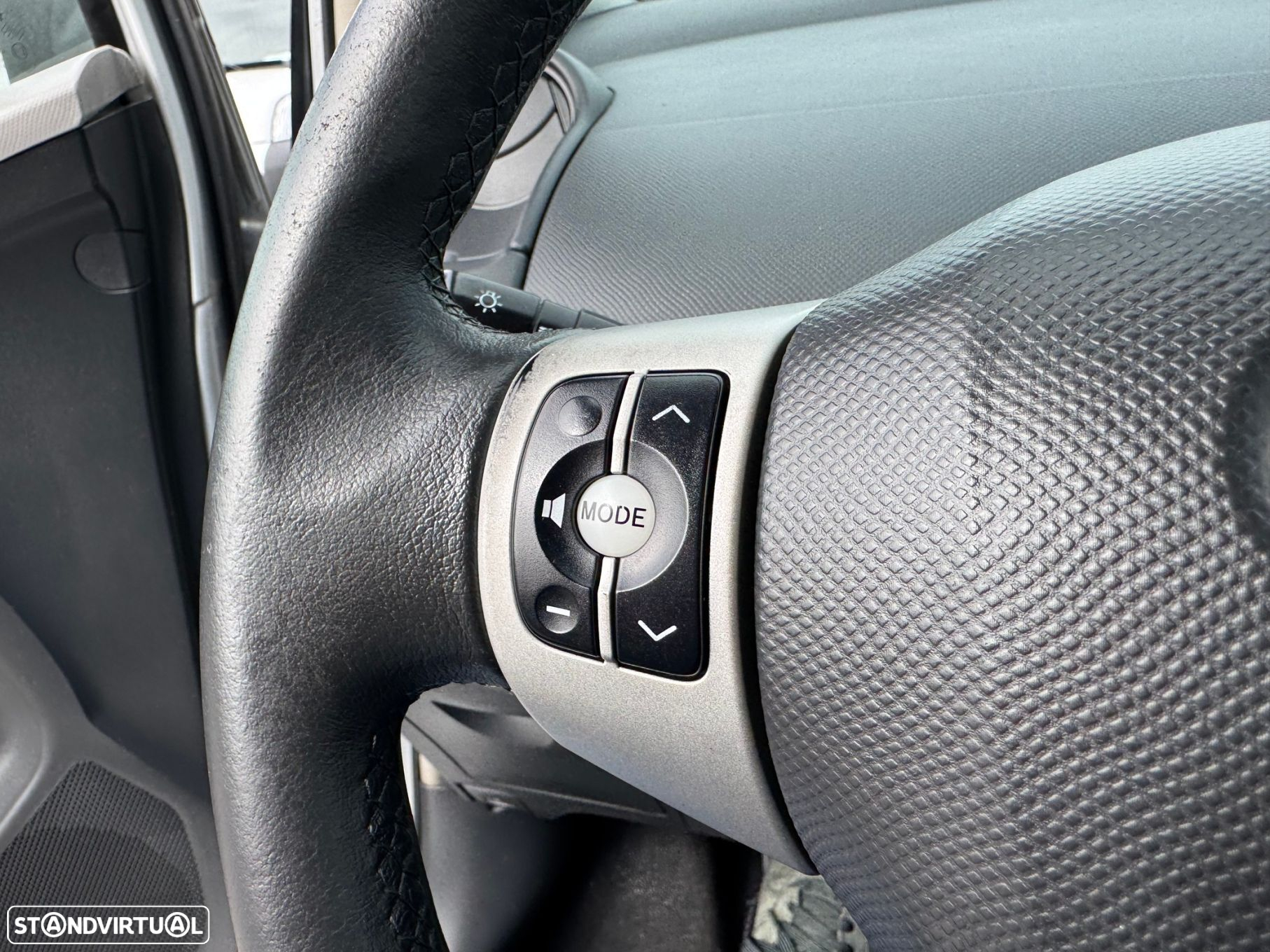 Toyota Yaris 1.4 D-4D AC+VSC - 14
