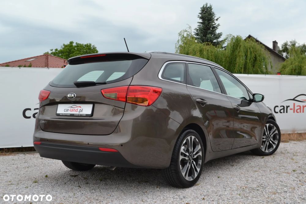 Kia Ceed - 12
