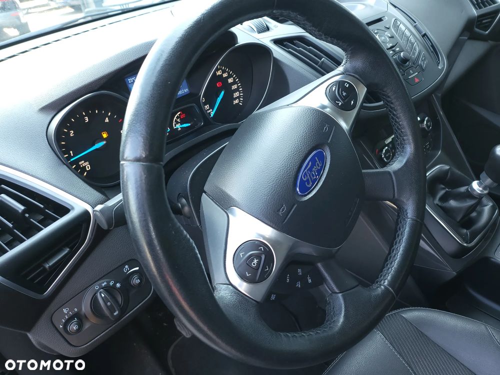 Ford Kuga 2.0 TDCi 4WD Titanium - 15