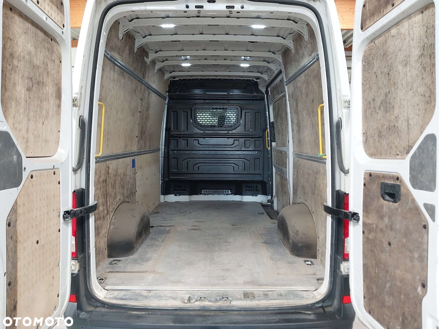 Volkswagen Crafter - 16