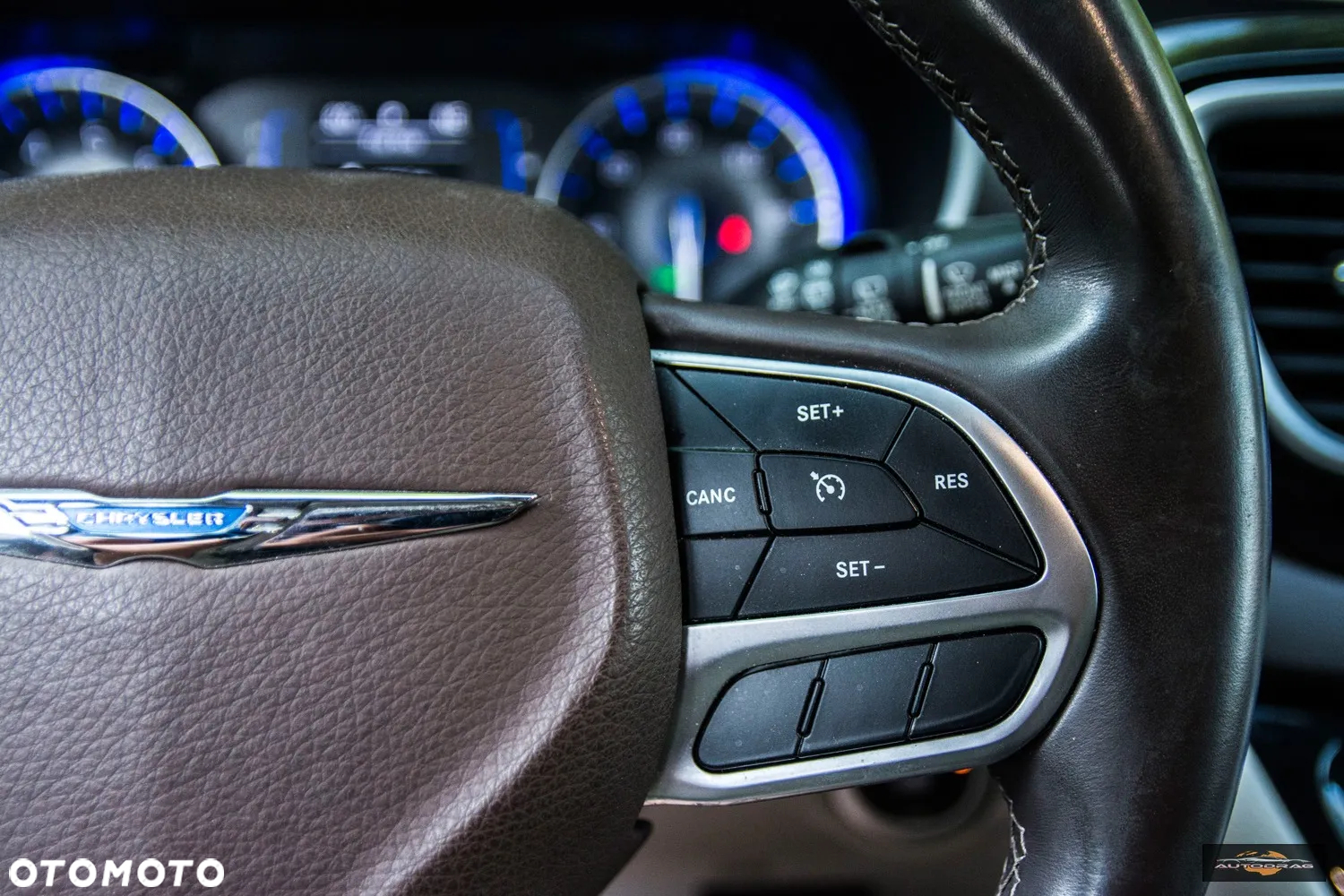 Chrysler Pacifica - 24