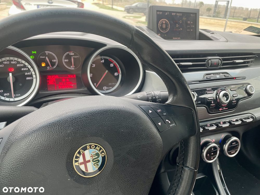 Alfa Romeo Giulietta 2.0 JTDM Veloce - 15