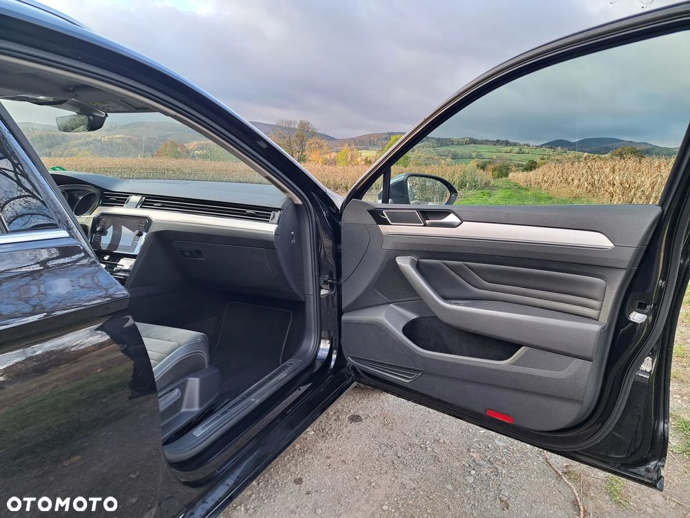 Volkswagen Passat Variant ver-variant-2-0-tdi-scr-dsg-elegance - 10