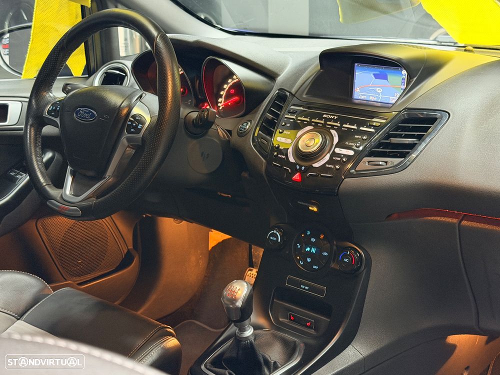 Ford Fiesta 1.6 EcoBoost c/ Pack Pele Desportiva ST - 29