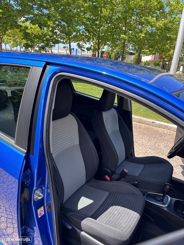 Toyota Yaris 1.5 HSD Comfort+P.Style - 17