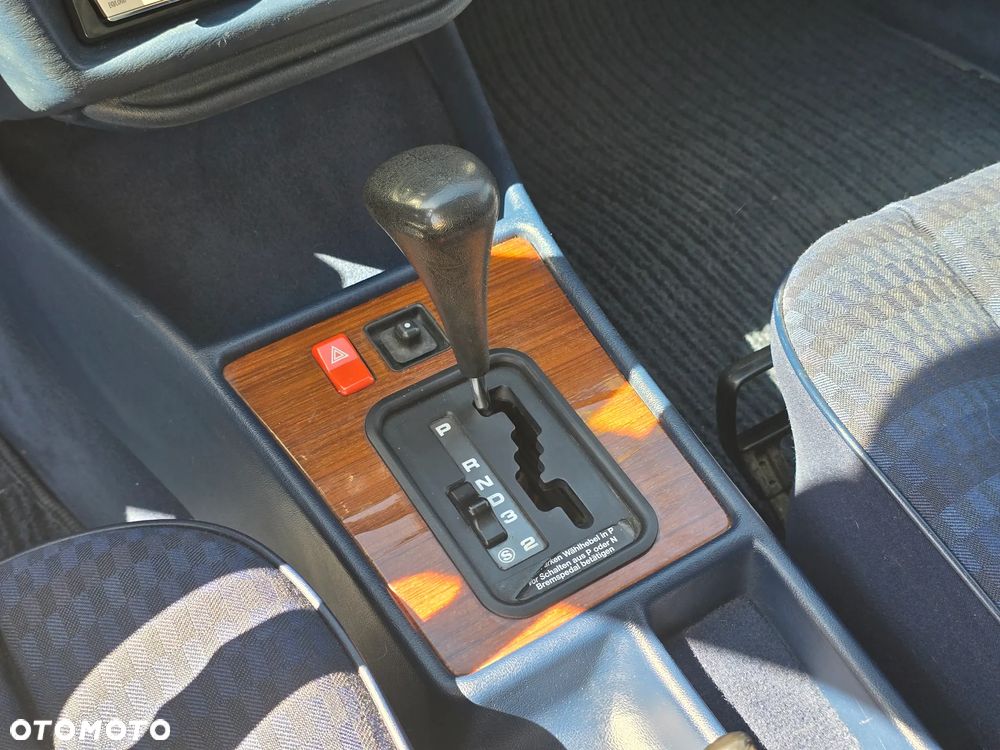 Mercedes-Benz W201 (190) - 21