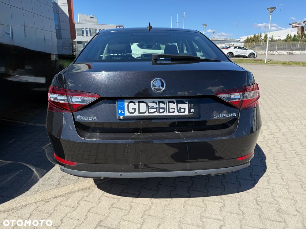 Skoda Superb 2.0 TDI Ambition - 8